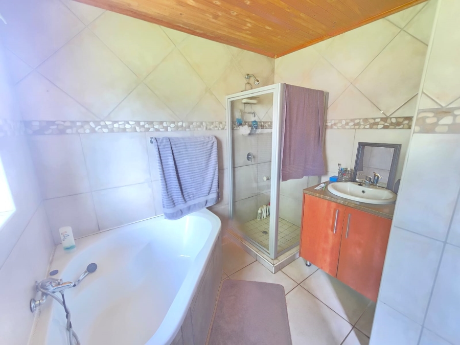 To Let 3 Bedroom Property for Rent in Melodie North West